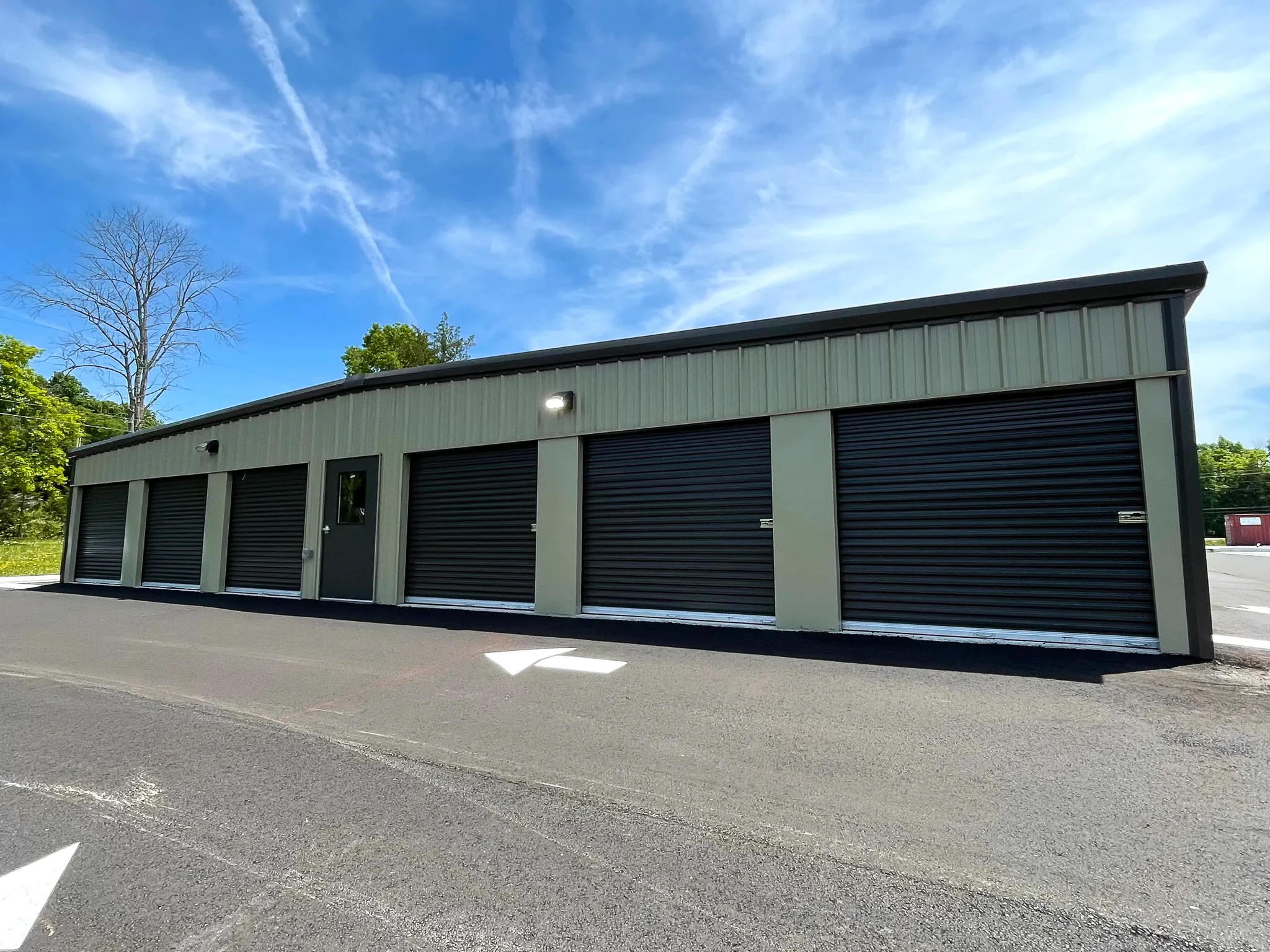 cedar-lock-storage-drive-up-storage-building-lebanon-tn Drive-up self-storage units at Cedar Lock Storage in Lebanon, TN